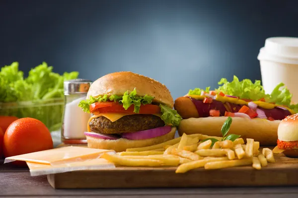 depositphotos_24762569-stock-photo-fast-food-hamburger-hot-dog